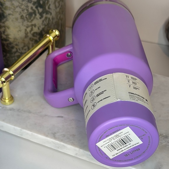 Stanley collab Olivia/Purple Quencher H2.0 Tumbler 40 oz - Picture 3 of 3